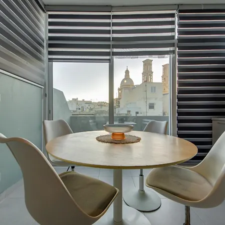 Cosy Penthouse In - Walking Distance To Valletta Апартаменты Hamrun