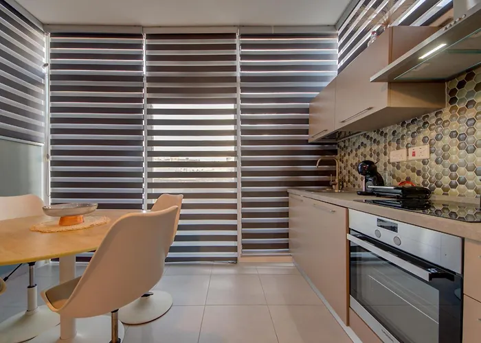 Cosy Penthouse In - Walking Distance To Valletta Апартаменты Hamrun