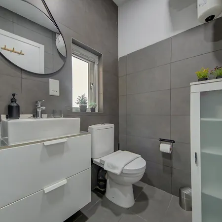 Cosy Penthouse In - Walking Distance To Valletta Apartamento *