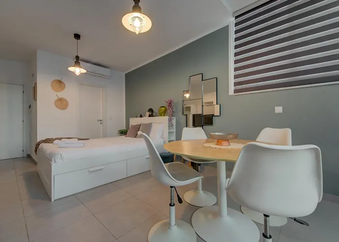 Cosy Penthouse In - Walking Distance To Valletta Hamrun