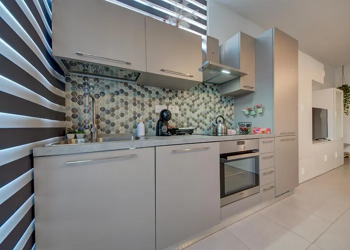 Cosy Penthouse In - Walking Distance To Valletta *